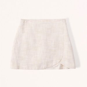 Tweed faux wrap skirt from Abercrombie & Fitch in cream